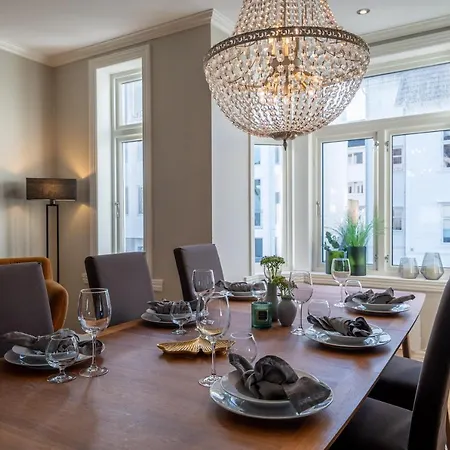 Enter - Historic Arctic