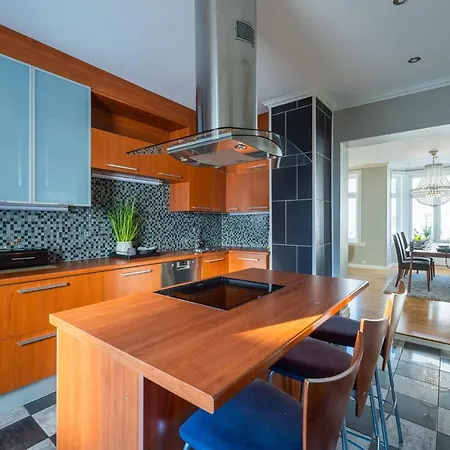 Enter - Historic Arctic * Tromsø