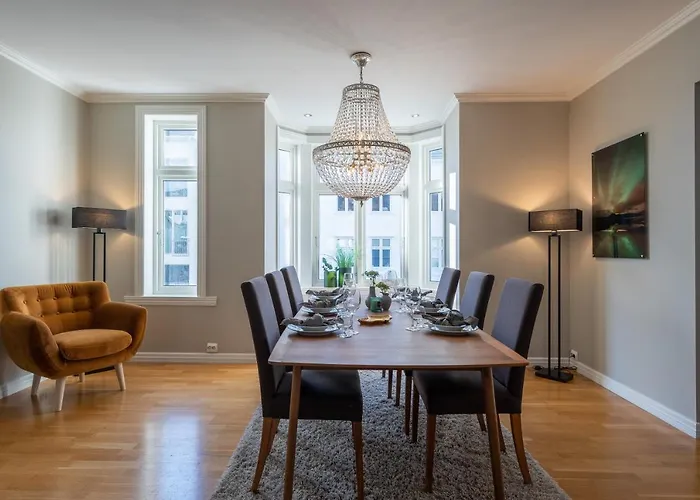 Enter - Historic Arctic