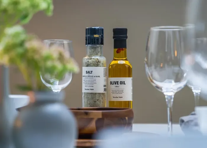 Enter - Historic Arctic トロムソ