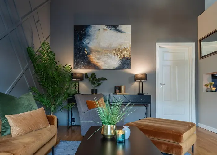 Enter - Historic Arctic